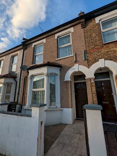 2 Bedroom Detached House To Rent In Somerset Road Edmonton London, N18