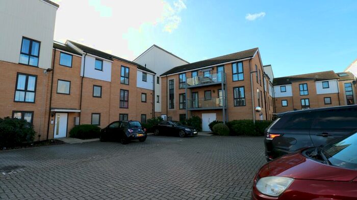 2 Bedroom Apartment To Rent In Fairlane Drive, South Ockendon, RM15