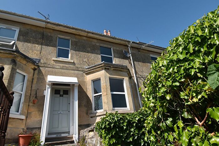 2 Bedroom Flat To Rent In Chilton Road, Bath, BA1