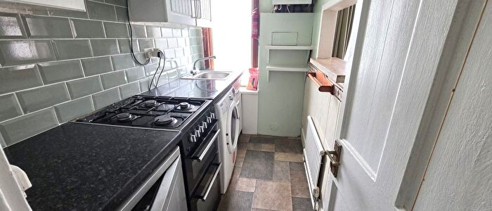 2 Bedroom Maisonette To Rent In Highbury Gardens, IG3