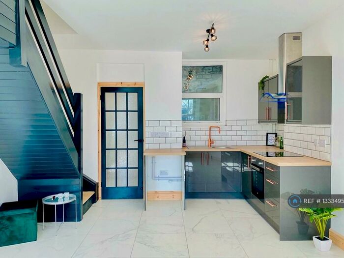 2 Bedroom Terraced House To Rent In North Hill Road, Swansea, SA1