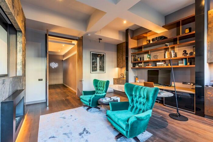 3 Bedroom Flat For Sale In Porteus Place, London, SW4