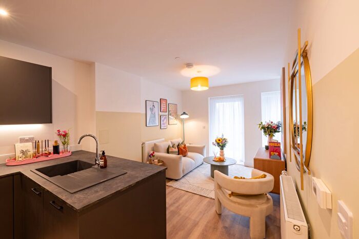 1 Bedroom Flat For Sale In Edgware Road, Hendon, NW9