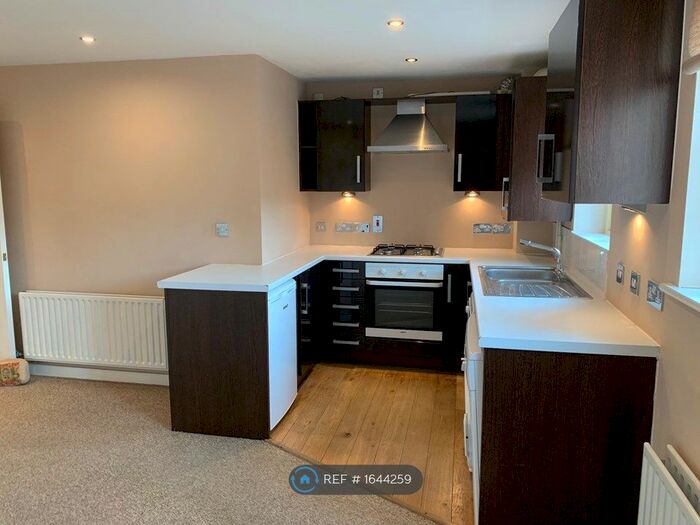 1 Bedroom Flat To Rent In Chapman Road, Wellingborough, NN8