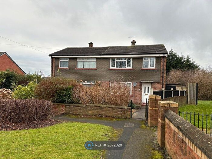 3 Bedroom Semi-Detached House To Rent In Branwell Avenue, Birstall, Batley, WF17