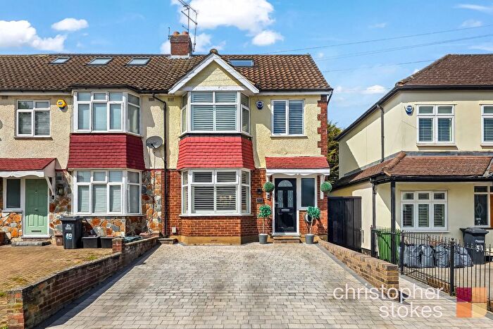 4 Bedroom End Of Terrace House For Sale In Northfield Road, Waltham Cross, Hertfordshire, EN8