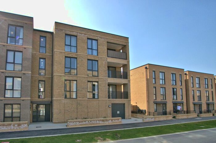 2 Bedroom Flat To Rent In Osprey Drive, Trumpington, Cambridge, CB2