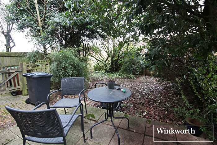 1 Bedroom Flat To Rent In Morpeth Avenue, Borehamwood, Hertfordshire, WD6