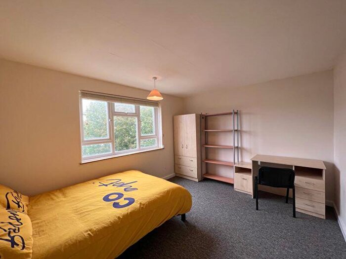 3 Bedroom House Of Multiple Occupation To Rent In Moulsecoomb Way, Brighton, BN2