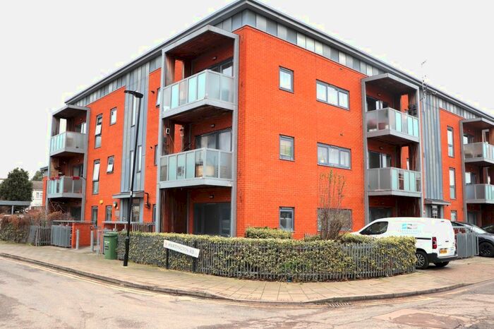 2 Bedroom Flat To Rent In Vandome Close, London, E16