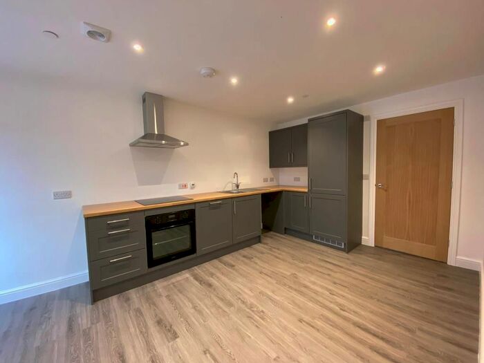 3 Bedroom Flat For Sale In Drovers Meadow, Bronylls, LD3