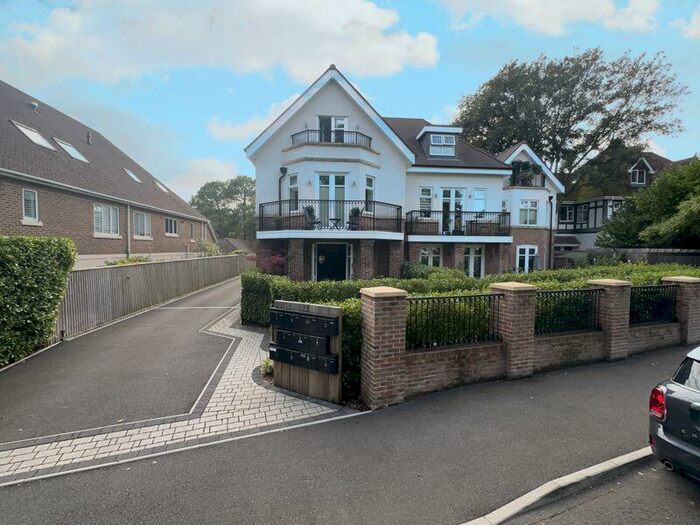 2 Bedroom Apartment For Sale In Spur Hill Avenue, Penn Hill, Poole, BH14