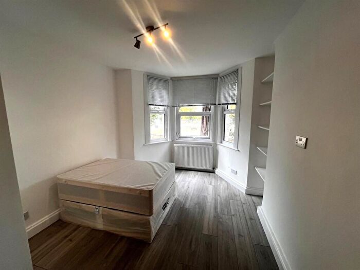 Studio To Rent In Harlesden Gardens, NW10