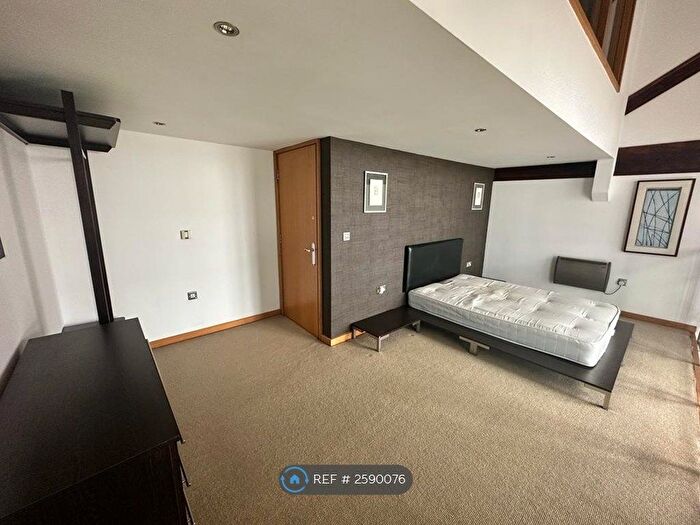 2 Bedroom Flat To Rent In Byron Street, Bradford, BD3