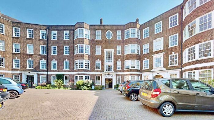 3 Bedroom Apartment For Sale In South Grove House, South Grove, Highgate Village, N6