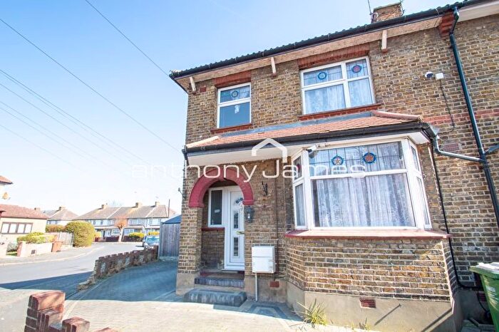 3 Bedroom End Of Terrace House To Rent In Lydia Road, Erith, DA8