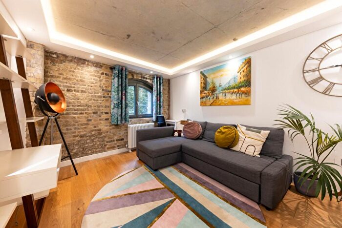 1 Bedroom Apartment For Sale In Red Lion Court, Reardon Path, London, E1W