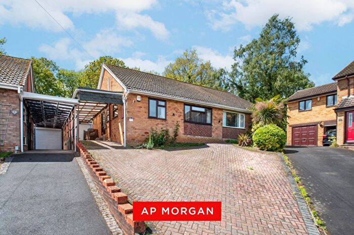 2 Bedroom Bungalow For Sale In Greenways, Wordsley, Stourbridge, West Midlands, DY8