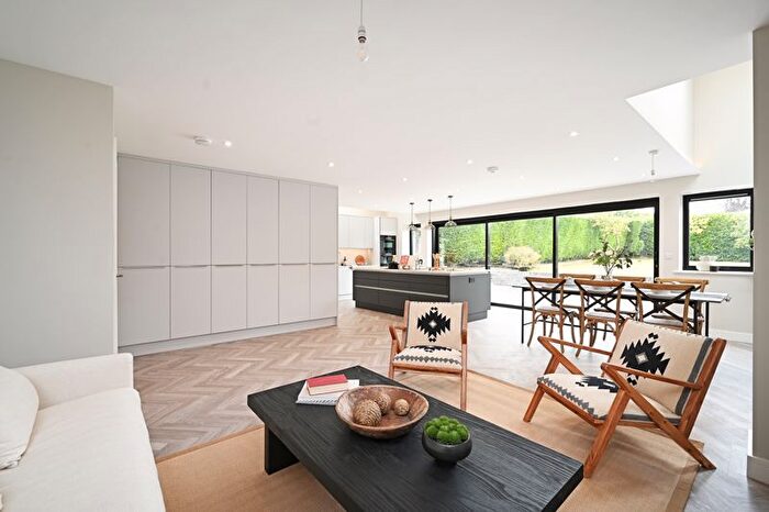 4 Bedroom Detached House For Sale In Blackbrook Drive, Sheffield, S10