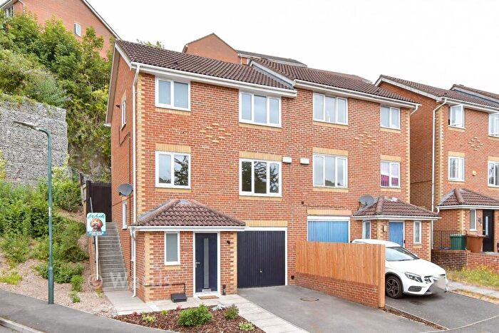 4 Bedroom Town House For Sale In Peacock Rise, Walderslade, Chatham, Kent, ME5