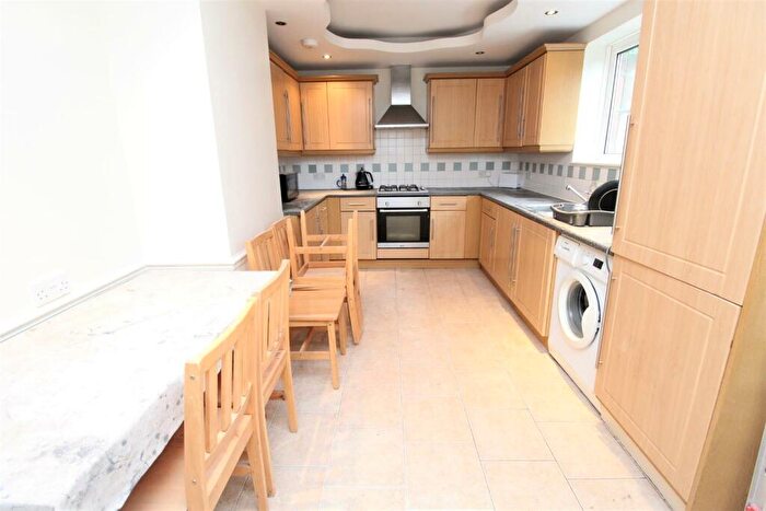 3 Bedroom End Of Terrace House To Rent In Moselle Avenue, Wood Green, N22