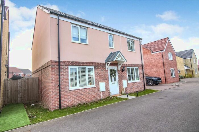 4 Bedroom Detached House To Rent In Parfitt Road, Bradwell, Great Yarmouth, NR31