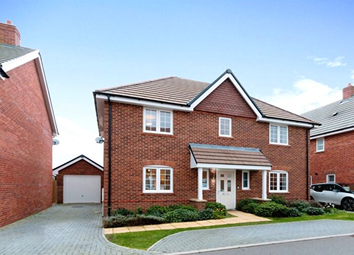 4 Bedroom Detached House To Rent In Carpenters Way, Farnham, GU9