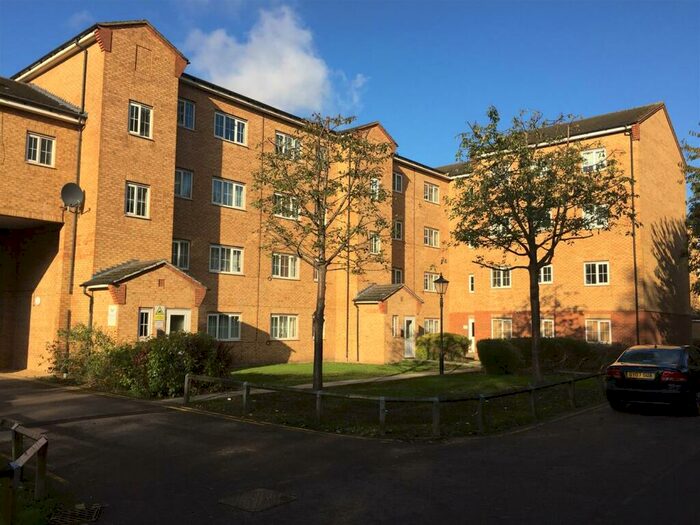 1 Bedroom Flat To Rent In Wellington House, Kidman Close, Gidea Park, RM2