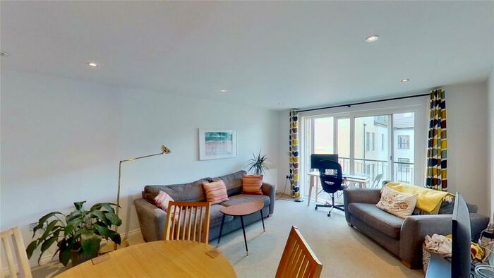 2 Bedroom Flat To Rent In Hatters Lane, Canonmills, Edinburgh, EH7