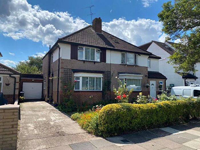 3 Bedroom Semi-Detached House For Sale In Hawtrey Avenue, Northolt, UB5