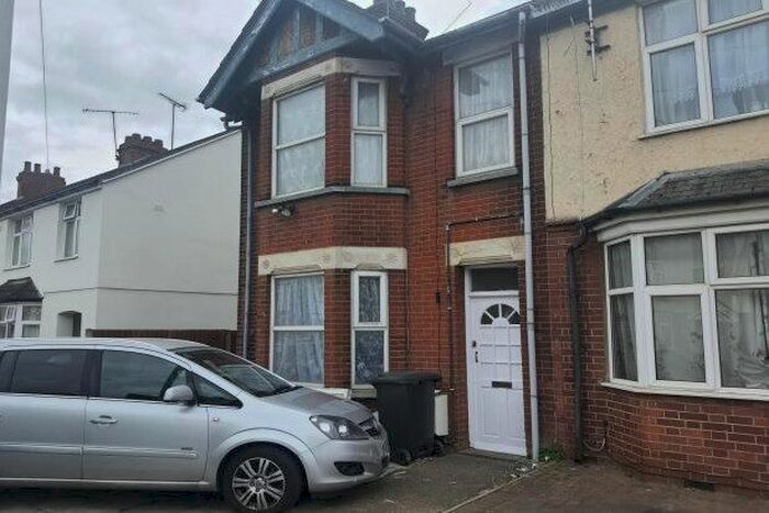 2 Bedroom Flat To Rent In Beechwood Road, Luton, LU4