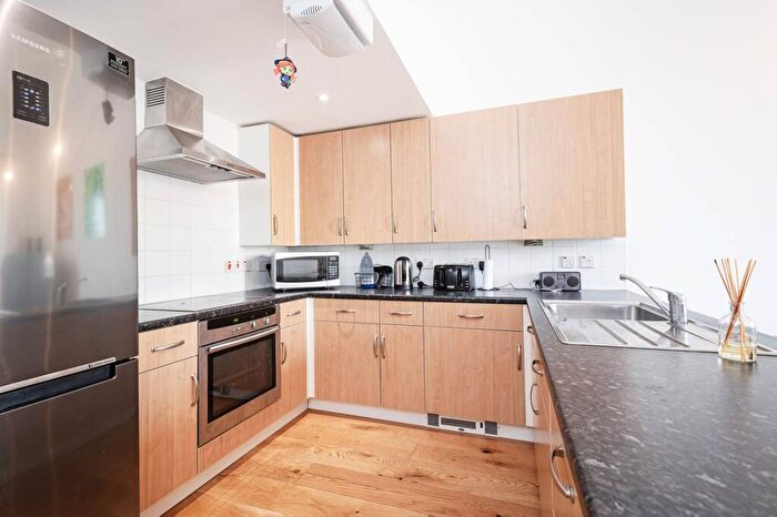 1 Bedroom Flat For Sale In Kingsland Road, Shoreditch, London, E2