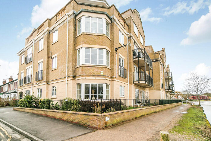 2 Bedroom Flat To Rent In Regents Riverside, Brigham Road, Reading, RG1