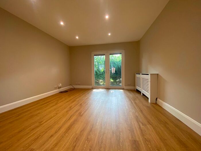 2 Bedroom End Of Terrace House To Rent In Wych Hill Park, Hook Heath, Woking, GU22