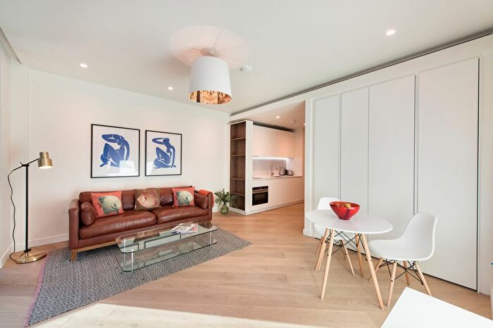 1 Bedroom Flat To Rent In Wood Crescent, London, W12