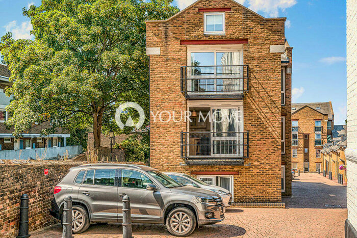 2 Bedroom Flat To Rent In Estuary Reach Pleasant Row, Gillingham, Kent, ME7