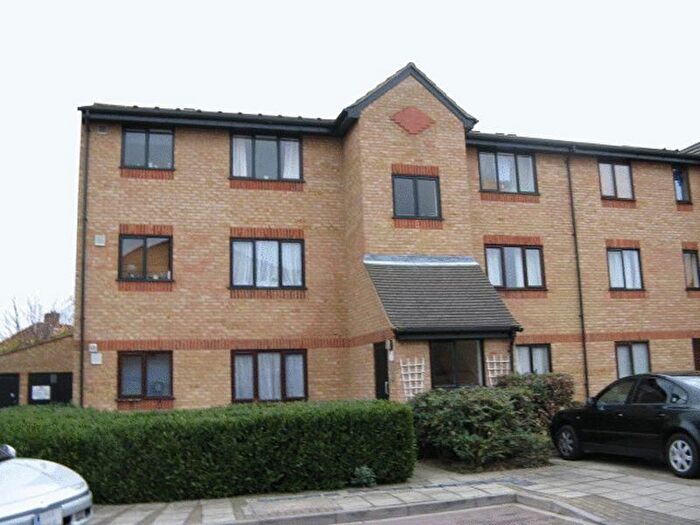 1 Bedroom Flat To Rent In Chartwell Close, Greenford, UB6