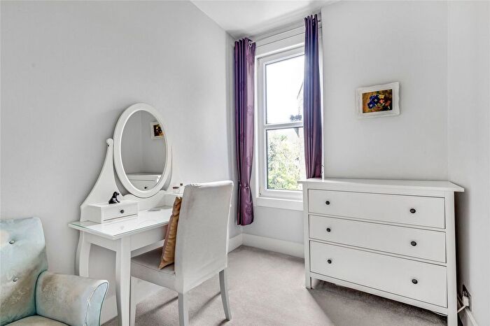 5 Bedroom Terraced House For Sale In Pendle Road, Furzedown, SW16