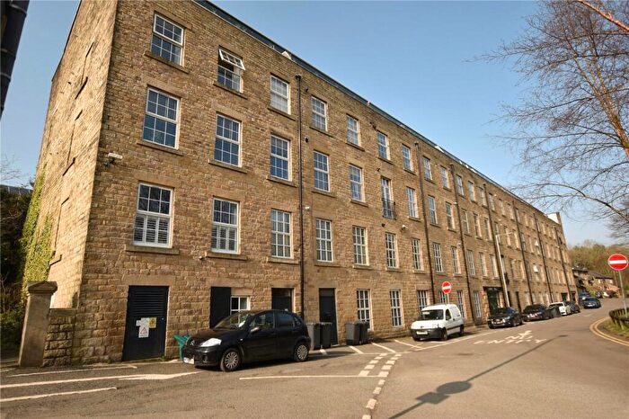 1 Bedroom Apartment For Sale In Wedneshough Green, Hollingworth, Hyde, Greater Manchester, SK14