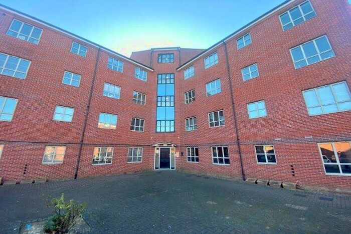 2 Bedroom Flat To Rent In Gamble Street, Nottingham, NG7