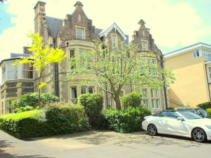 2 Bedroom Flat To Rent In Stoke Park Road South, Sneyd Park, BS9