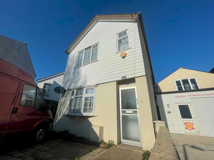 2 Bedroom Property To Rent In Alton Park Road, Clacton-On-Sea, CO15