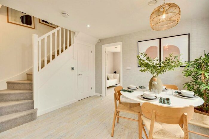 3 Bedroom End Of Terrace House To Rent In Oak Road, Sittingbourne ME10