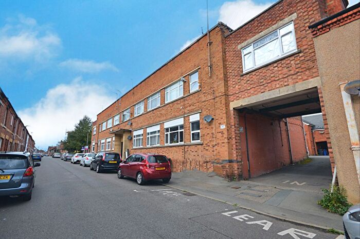 1 Bedroom Flat To Rent In Wood Street, Kettering, NN16