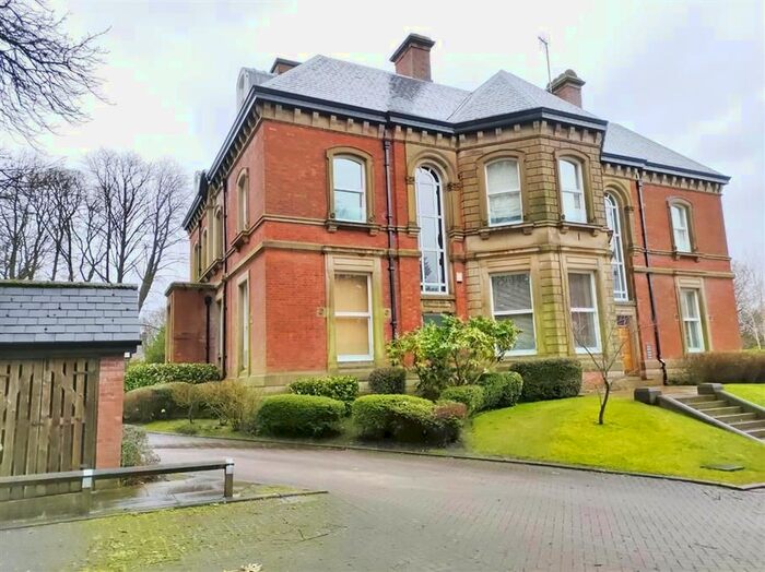 2 Bedroom Flat To Rent In Clevelands Drive, Bolton, BL1