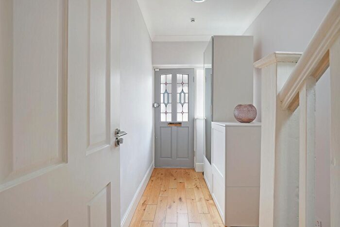 3 Bedroom End Of Terrace House For Sale In Clive Road, Enfield, EN1