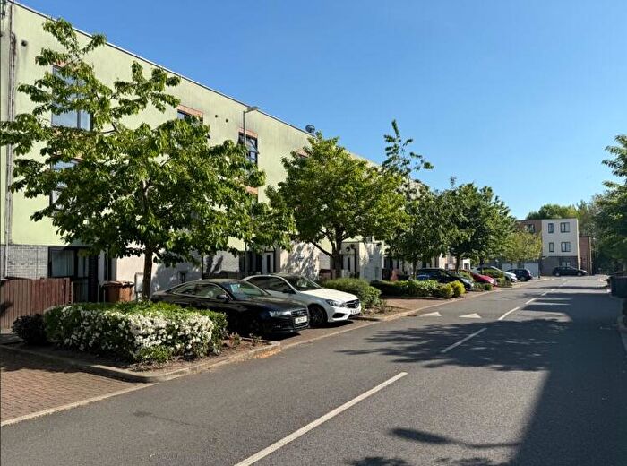 3 Bedroom Town House For Sale In Cooke Place Salford, M5