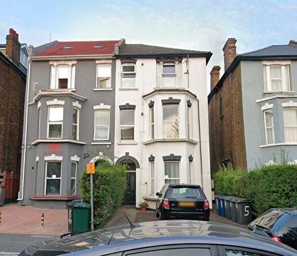 1 Bedroom Studio For Sale In B Claremont Road, Cricklewood, London, Barnet, NW2