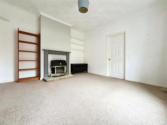 1 Bedroom Flat To Rent In Shirley Park Road, Southampton, Hampshire, SO16