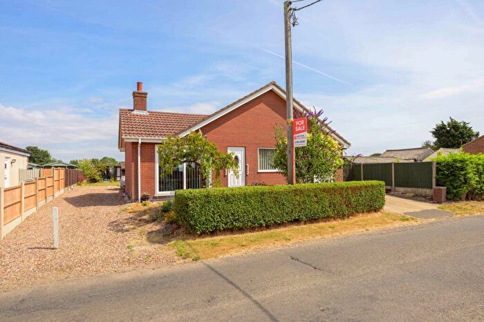 2 Bedroom Detached Bungalow For Sale In St. Michaels Lane, Wainfleet St. Mary, PE24